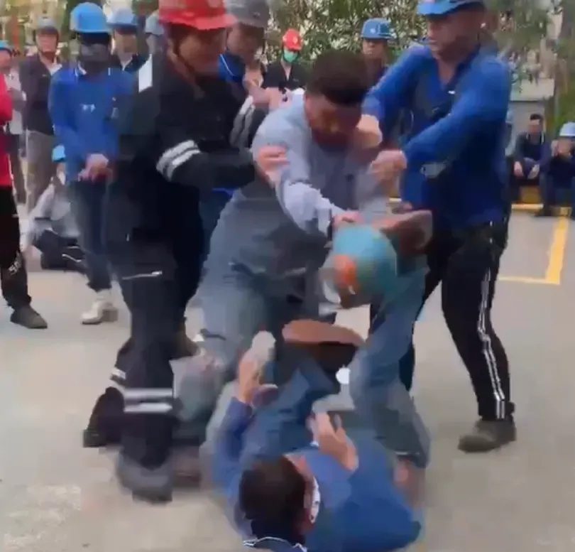 影/麥寮六輕工地爆工人大亂鬥！廠方：私下糾紛