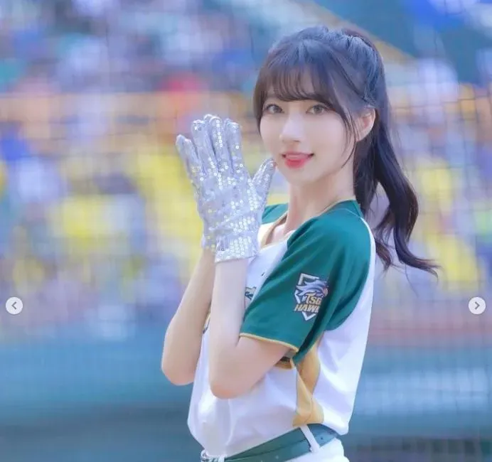 影/辣度更勝一粒！日本AV女優爭跳葉保弟應援舞　「單穿內衣」秒變暗黑版
