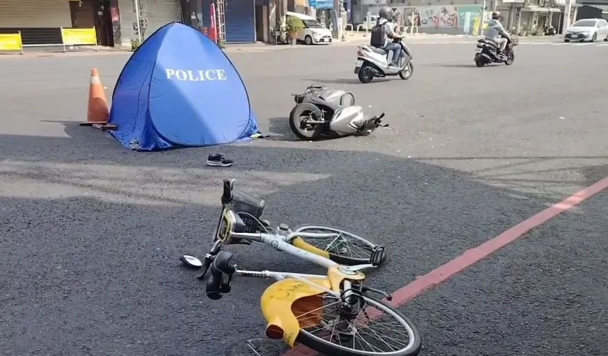 影/嘉義市悲劇！女騎士擦撞YouBike倒地　遭遊覽車輾爆頭慘死