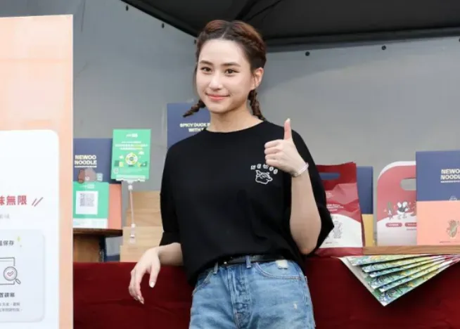 賭王千金駁婚變傳聞！　何超蓮現身台灣洩夫妻真實互動
