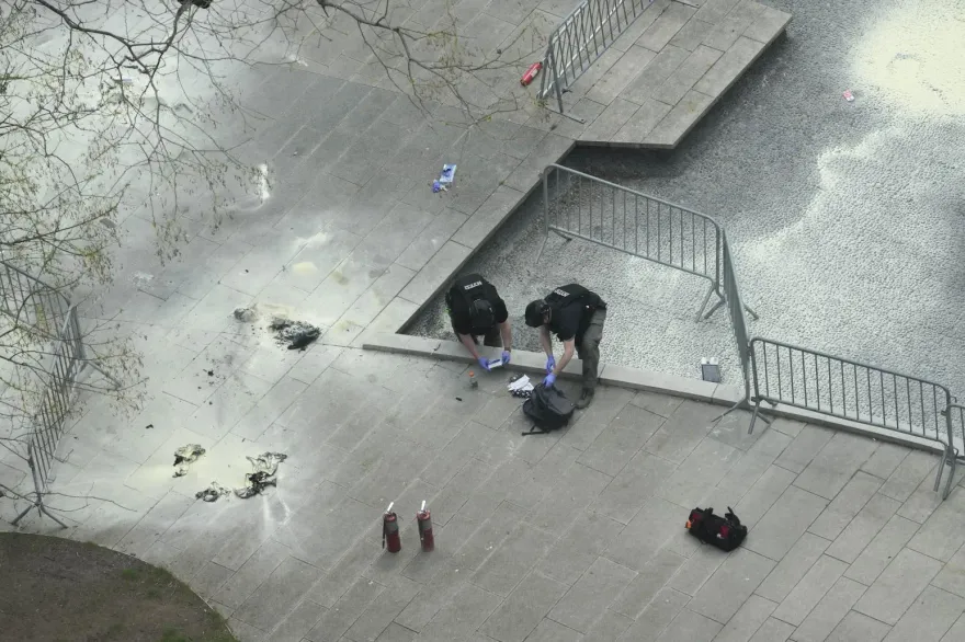 紐約警方證實曼哈頓法院外自焚男子傷重不治　親友哀慟：他聰明又善良
