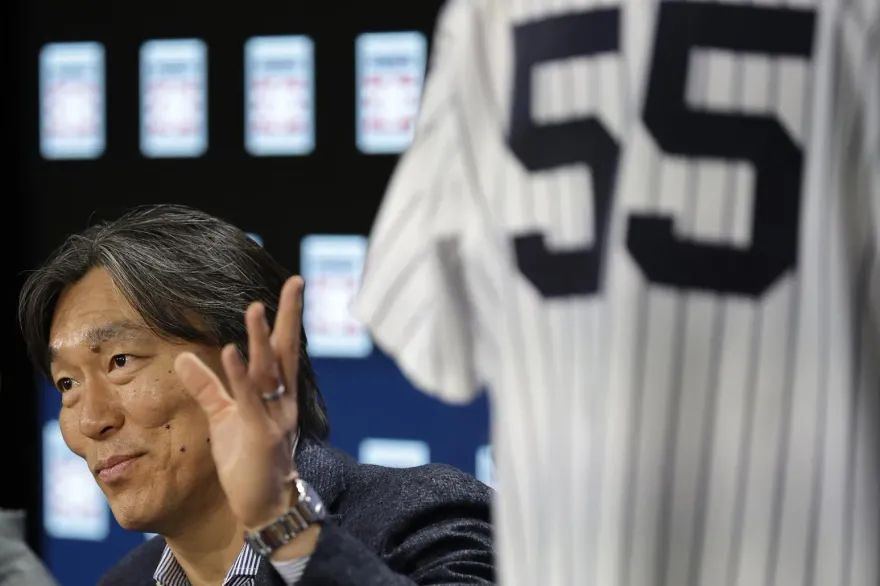 影/自謙無法與大谷比較！松井秀喜玩棒球盤3支0　耍寶差點昏倒