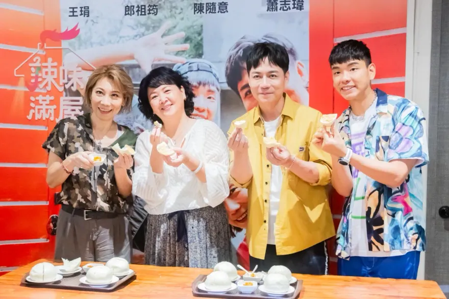 YouTuber八弟「一次就中」升格當爸！寵妻舉動曝「天天幫按私處」