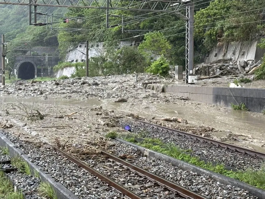 快訊/地震豪雨雙重衝擊！花蓮「這地區」宣布23日停班停課
