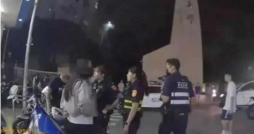 佛珠手鍊勒！逢甲大學前情侶當街吵翻天　和事佬勸解變互毆…衰遭裁罰