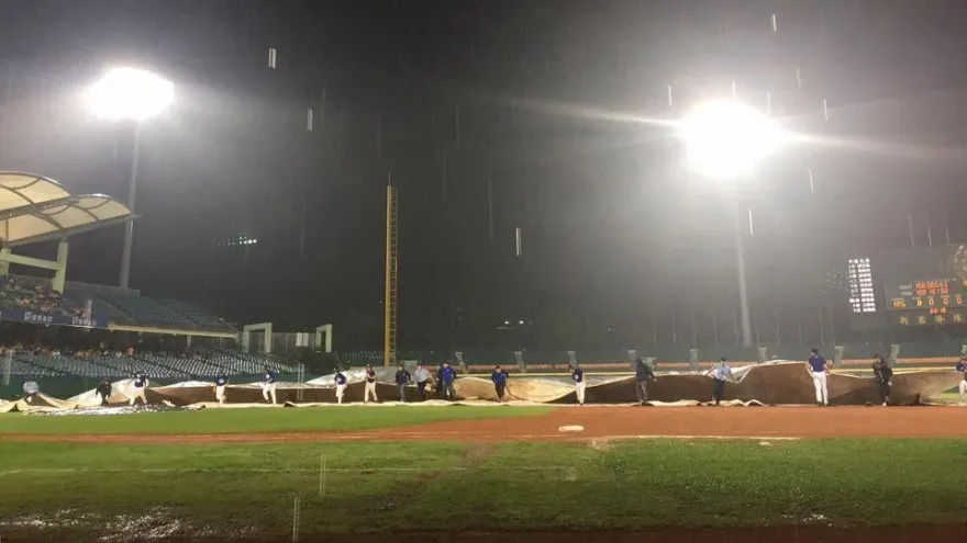 新莊連夜大雨　台鋼、富邦今晚比賽泡湯