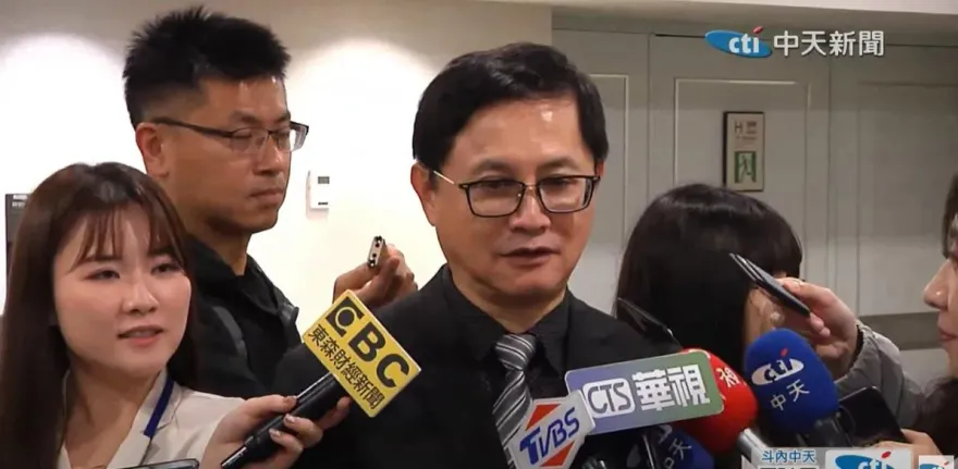 童子賢籲台AI產業「不要飄飄然」　行政院允諾務實面對：不會飄在空中