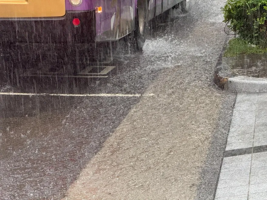 東北季風減弱！週末全台高溫上看30度　母親節白天多雲短暫小雨