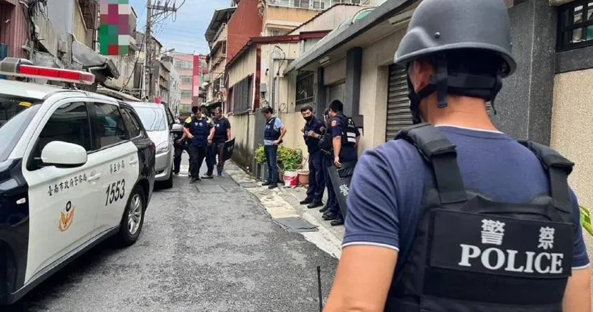 台南囂張男持長槍當街咆哮！警封街圍捕…竟查扣12把空氣槍