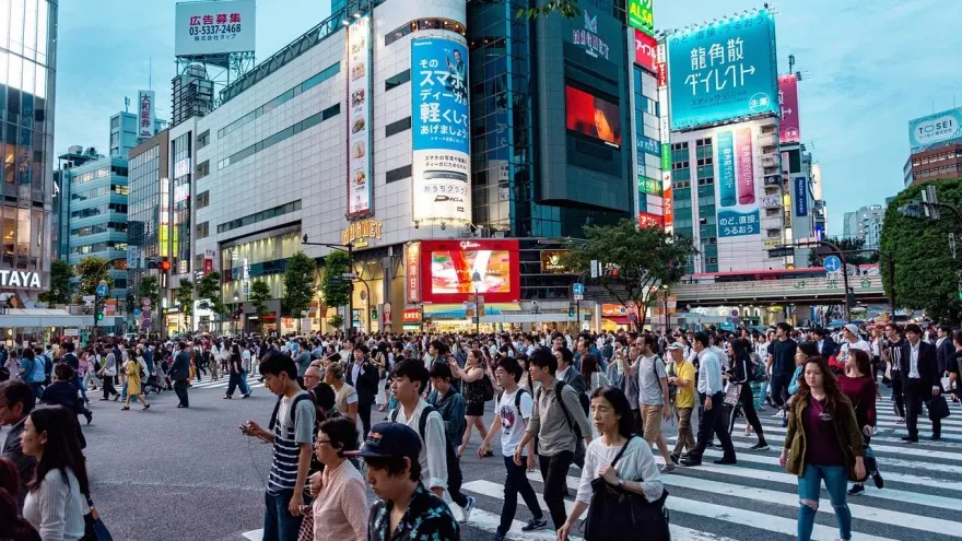 去日本玩會睡午覺嗎？他搖頭嘆：浪費寶貴時間　兩派網友卻吵翻了