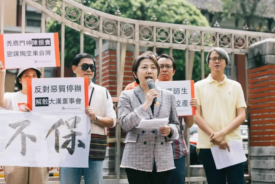 影/范雲被噴滿臉口水竟沒綠委幫腔？　媒體人驚爆內幕：民進黨很想切割她