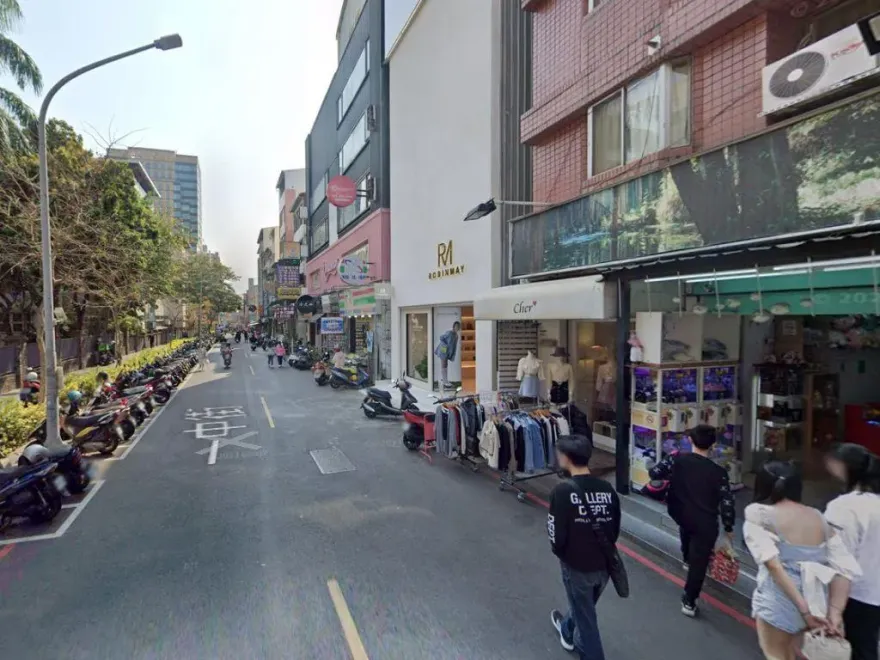 一中商圈60歲男「陳屍超商門口」！路人以為喝醉酒…發現沒呼吸急報警