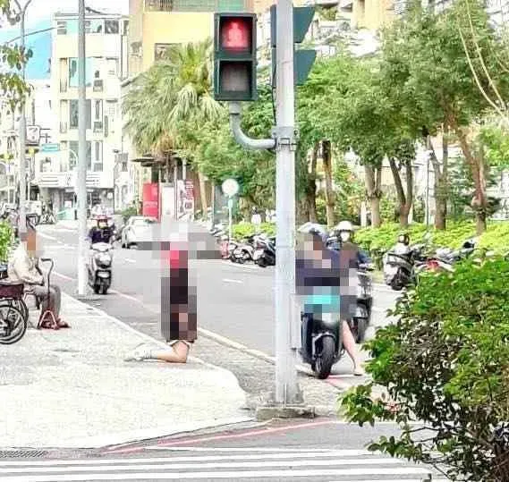「當街叫女兒下跪」嘉義虎媽慘了！　警依強制罪送辦
