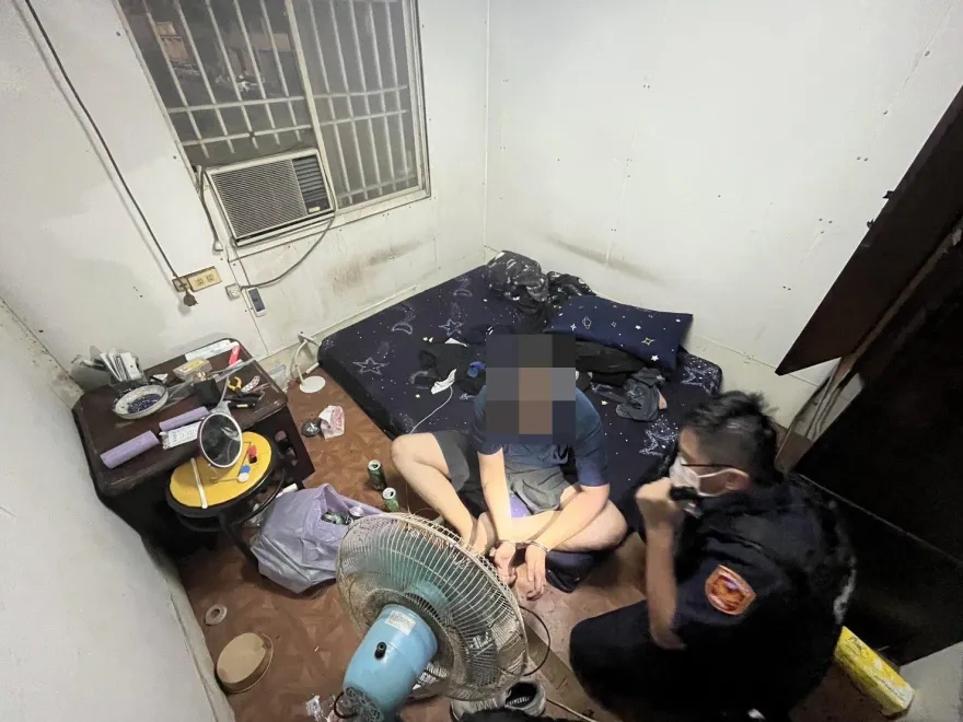 影/愛收集瓶蓋？高雄怪男洋酒店搞破壞只開瓶不買走　被逮「2條通」洩底