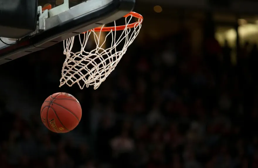 NBA超激季後賽！布朗森轟寫紀錄47分尼克聽牌　快艇扳平獨行俠