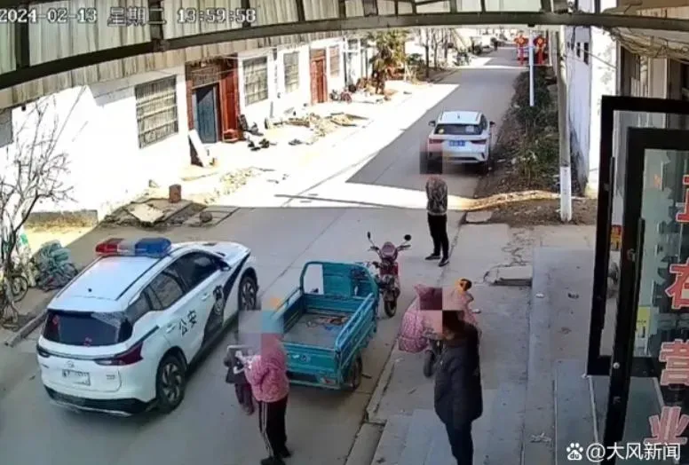影/「李XX涉嫌嫖娼」！警車進村開喇叭廣播　他不甘受辱拒和解…涉事員警GG了