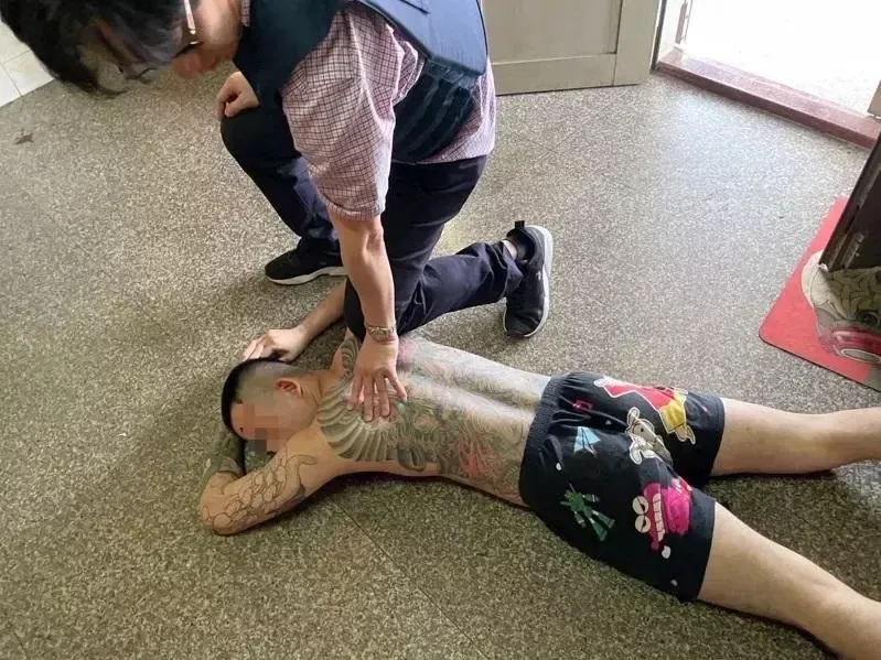 快訊/嘉義布袋槍戰案偵破！爭風吃醋約輸贏1人身中2槍 　警追3月拂曉逮嫌
