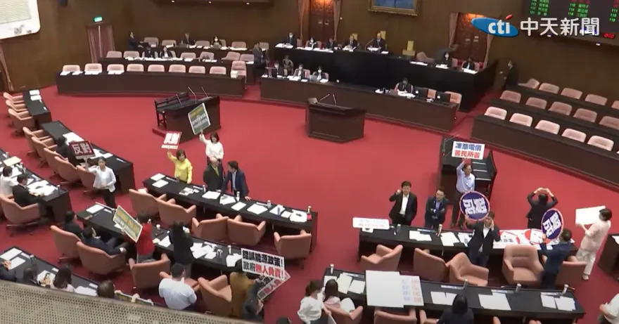 不甩立法院通過電價凍漲！行政院：依法遵守電價審議結果並執行