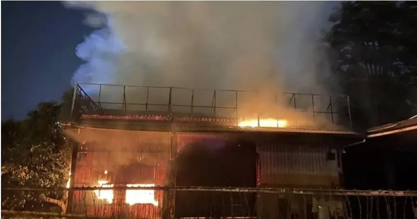 員林台76線旁工廠「火光驚現」！驚悚火舌猛竄…幸員工都已下班