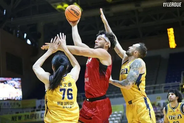 強森關鍵2罰、科倫紐克再見火鍋！台新戰神1分險勝衛冕軍中信特攻