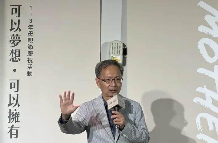 兩大砲將卸任！薛瑞元笑嘆「衛福部永無寧日」！王必勝喊：未來只PO吃喝玩樂