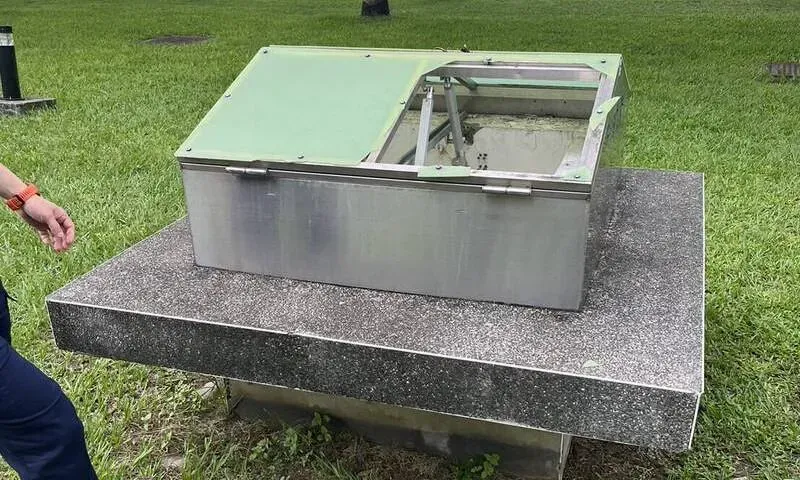 公園採光罩破裂！台中6歲女童「墜入B1停車場」　緊急送醫