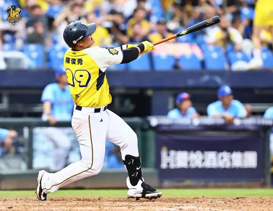 生涯5次再見安打「都是全壘打」！陳俊秀11局敲再見轟　追平林智勝並列第一