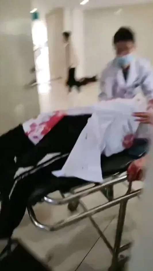快訊/大陸雲南驚現隨機殺人！男子在醫院持刀行兇釀2死21傷