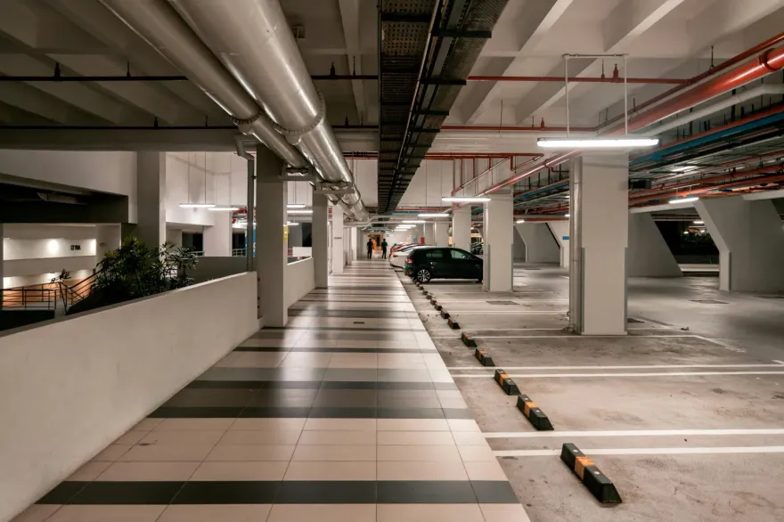 鳩佔鵲巢！炒房客囤大量停車位閒置未認領　遭社區業委會擅自轉租他人