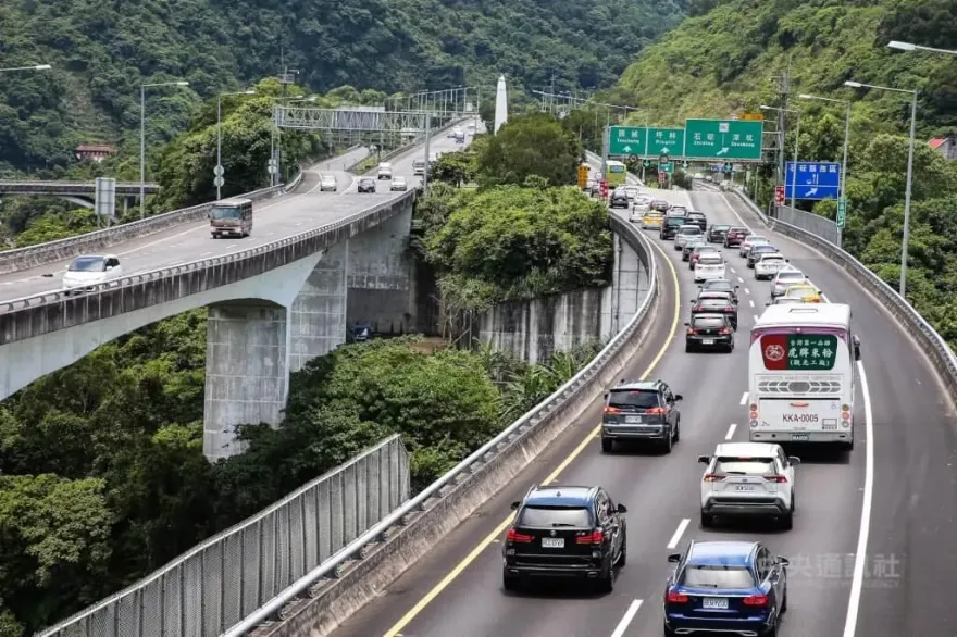 端午節3天連假出遊注意！　高公局曝車流量最大在首日