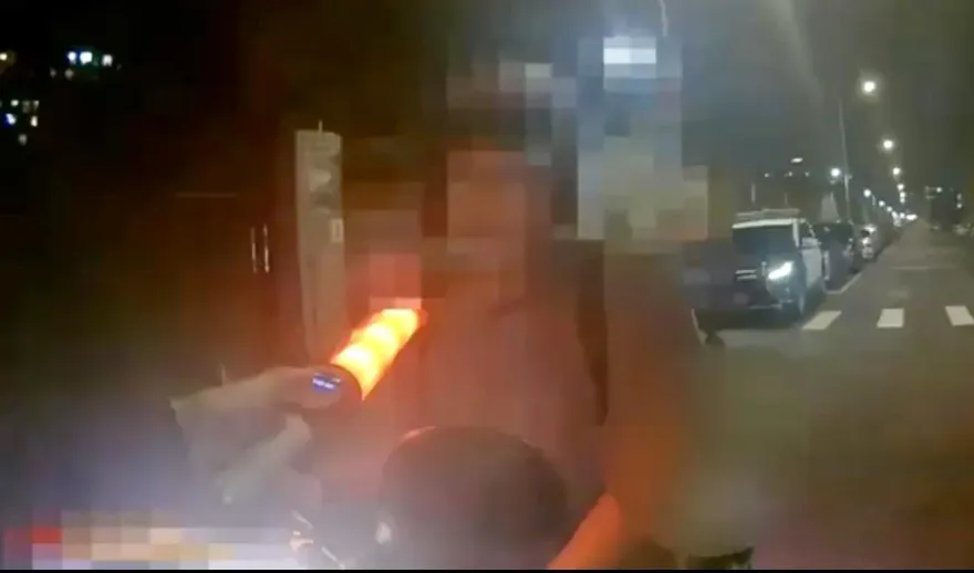 影/酒駕騎共享機車遭警攔查　北市男拒測得付27萬罰款