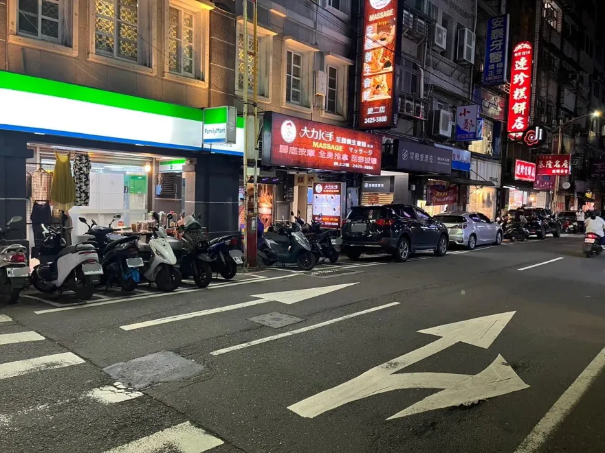 影/疑債務糾紛！基隆男手掌遭割傷　警1小時內火速逮3人