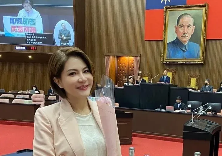 韓國瑜「送花不花心」！女立委喜曬圖讚貼心