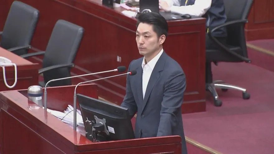 綠營喊黑箱　蔣萬安反殺：昔總預算逕付二讀、一例一休修法1分鐘唸完法條送出