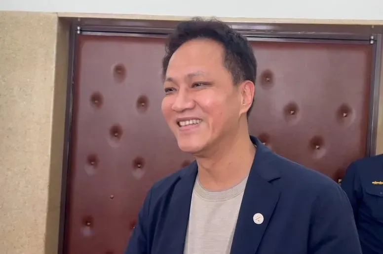 影/廁所上到一半「投票了」！邱鎮軍沒趕上：立委真不好當