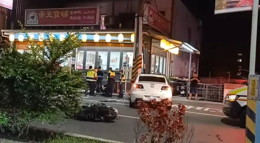 快訊/淡水汽車失控「衝撞3機車」！3騎士受傷　1人OHCA急送醫