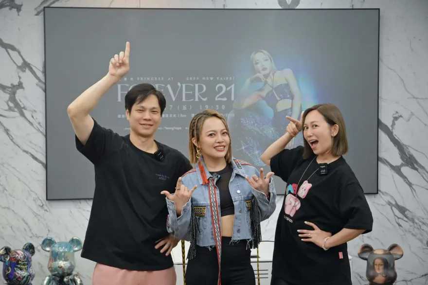 12億女王瑪菲司曝「這輩子唯一」是他！幫對方提吉他　私下竟是鄰居