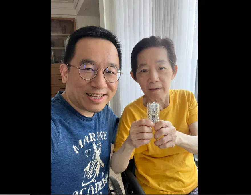 陳水扁特赦在即　吳淑珍等不及先露臉了！母親節陳致中笑容滿面發文：還她公道