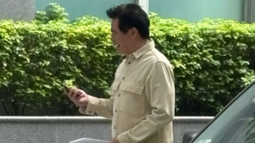 馬國賢竟成「落魄大叔」蹲路邊吃便當！　因1事講話超大聲引注目