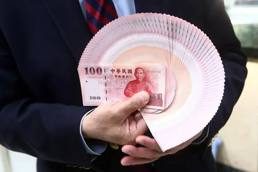 成長趨緩、地緣風險升高！金融三業對陸曝險　年減逾千億