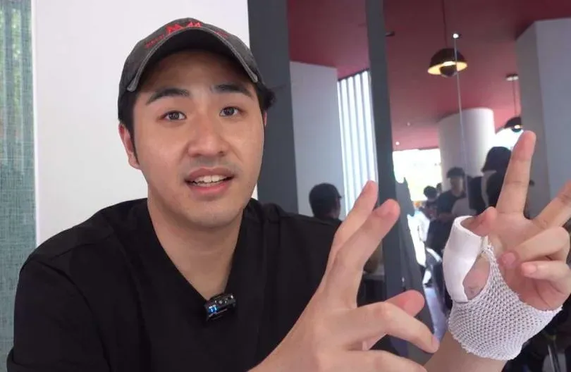 接掌老唐牛肉麵出意外！鹿希派被鐵片插左掌縫5針　吳宗憲揭最新傷勢