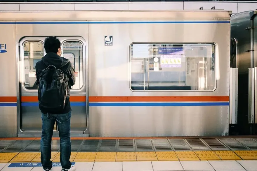 最厭惡觀光客搭車「1行為」　日本人不忍了：一早就被霸凌