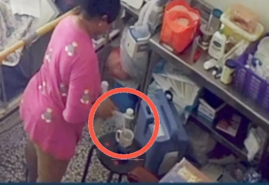 影/惡魔看護竟想毒害雇主母親！最後竟被迫和解「才能請新的」 議員痛批