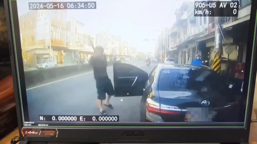 影/違停公車站牌！新竹男「持球棒恐嚇公車駕駛」　惡行全都錄