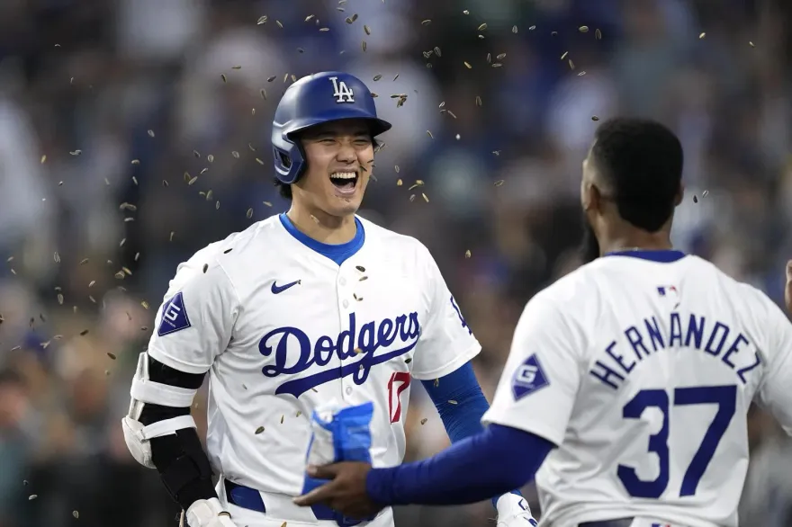 影/「大谷日」自己開轟慶祝！拒絕讓出全壘打王　大谷翔平第13轟出爐