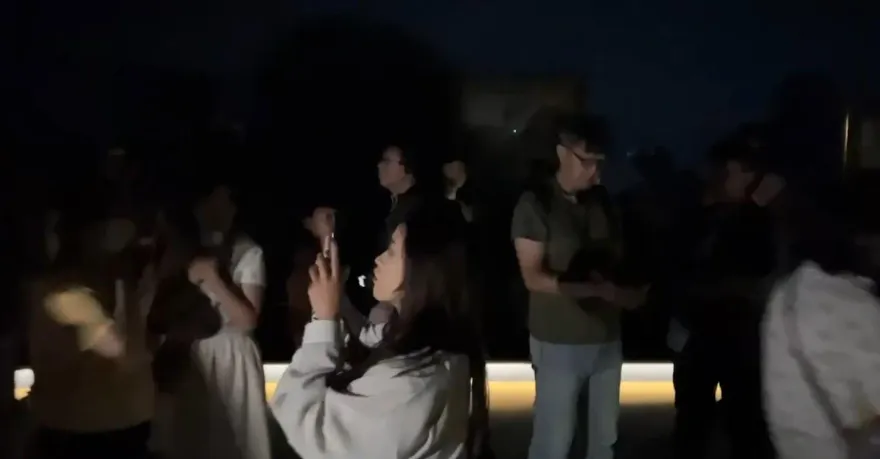 影/台南晚間驚傳停電！奇美博物館一片漆黑　畫面曝光