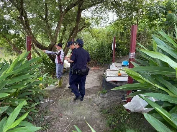 新店溪驚見男浮屍「行李束帶綁雙腳」！弟悲曝哥水性好　警初步排除他殺