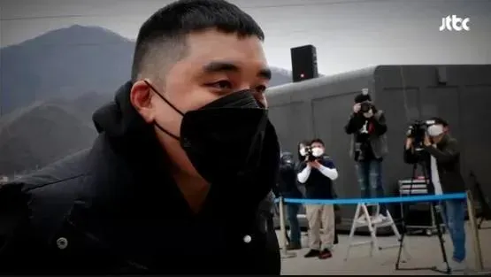 派對強行拉走女生！BBC揭露勝利私下暴力醜態　揮拳「做勢毆打」逼就範