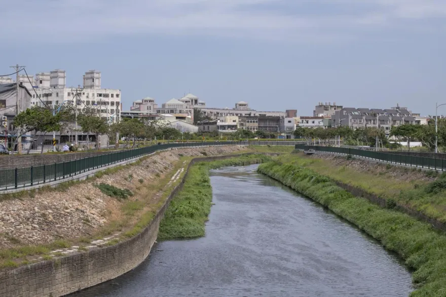 客雅溪變牛奶溪？竹市府初檢未發現無異常　續追污染源