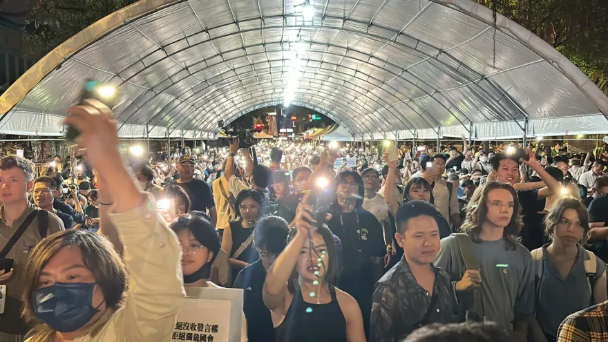 王義川自爆手機訊號能監控人民！藍營女戰神忍不住開轟　民進黨緊急回應